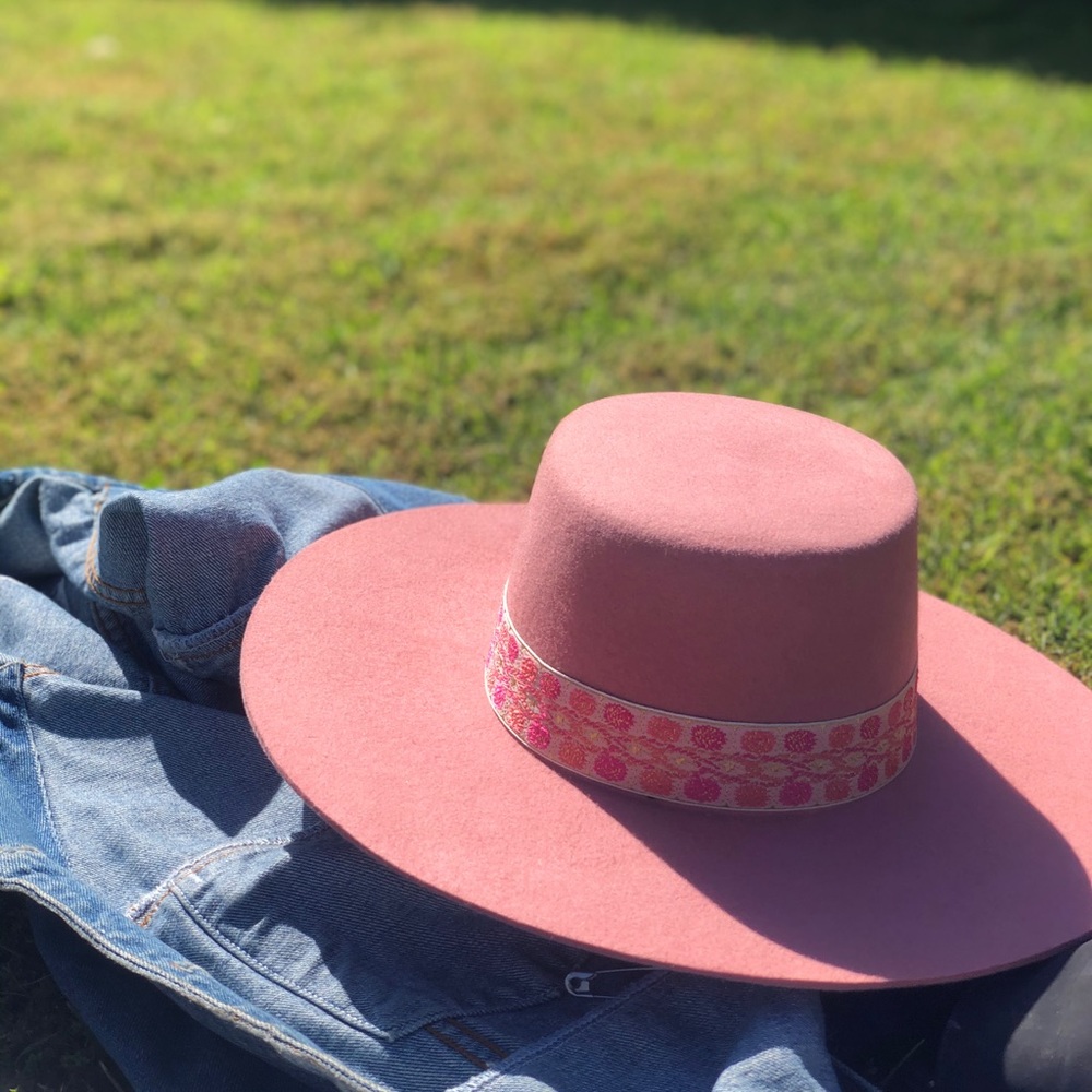 Lack of color Sierra Rose hat